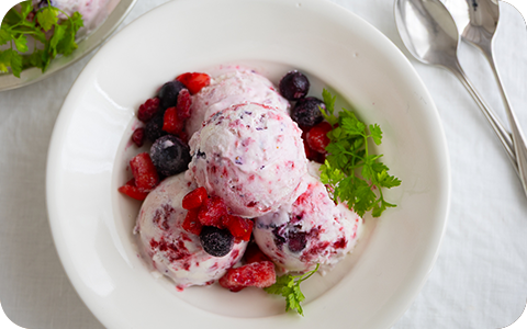 3種のベリー使用 チーズケーキ風ベリーアイス