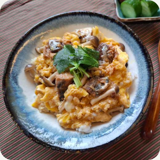 さばの卵とじ丼 イメージ